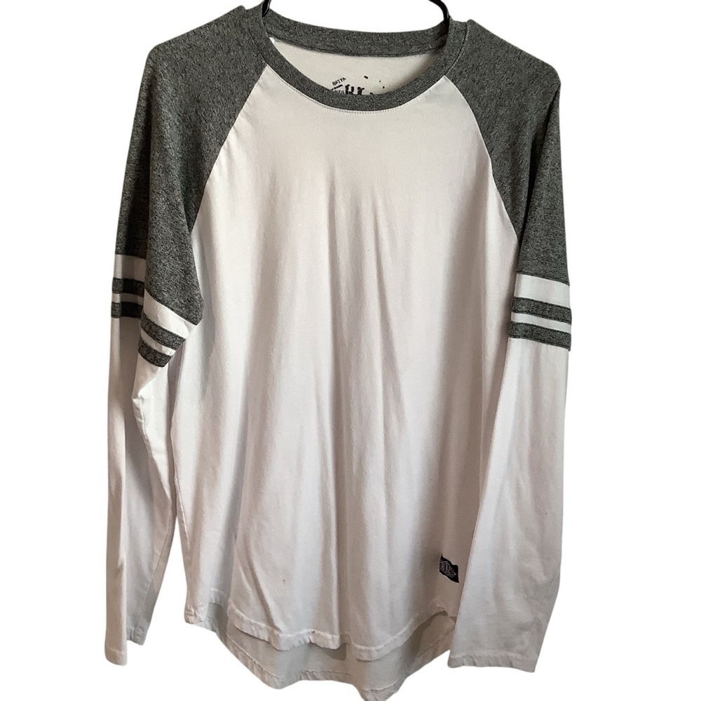 🖤3 Men’s T Shirts for 25.00 Brooklyn Cloth Two-Tone LS Baseball Style Tee